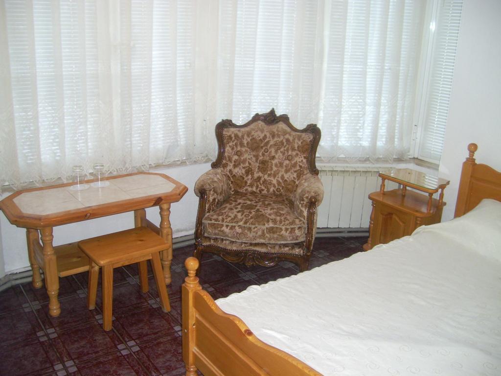 Family Hotel George Svilengrad Ruang foto
