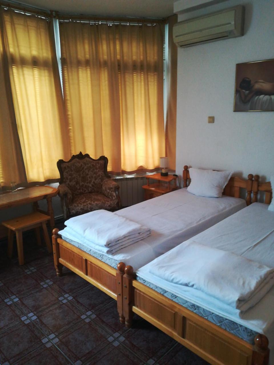 Family Hotel George Svilengrad Bagian luar foto